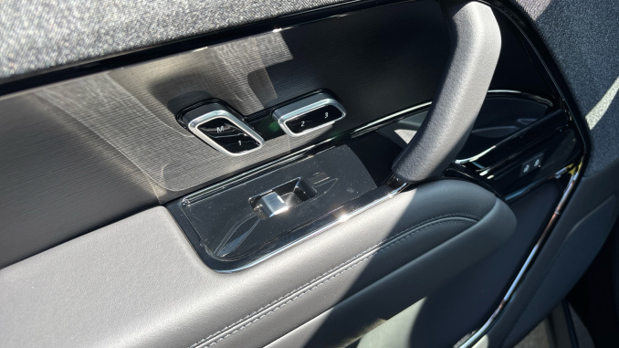Land Rover Range Rover Sport 3.0 D300 Autobiography 5dr Auto Diesel Estate - Image 39
